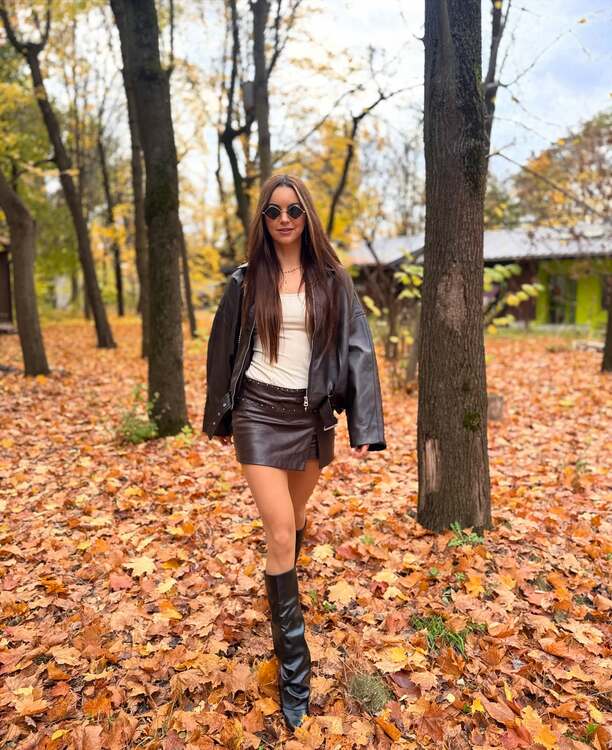 Plik Angelika-zmijewska-w-skorzanej-mini-zachwycila-fanow-1.jpg