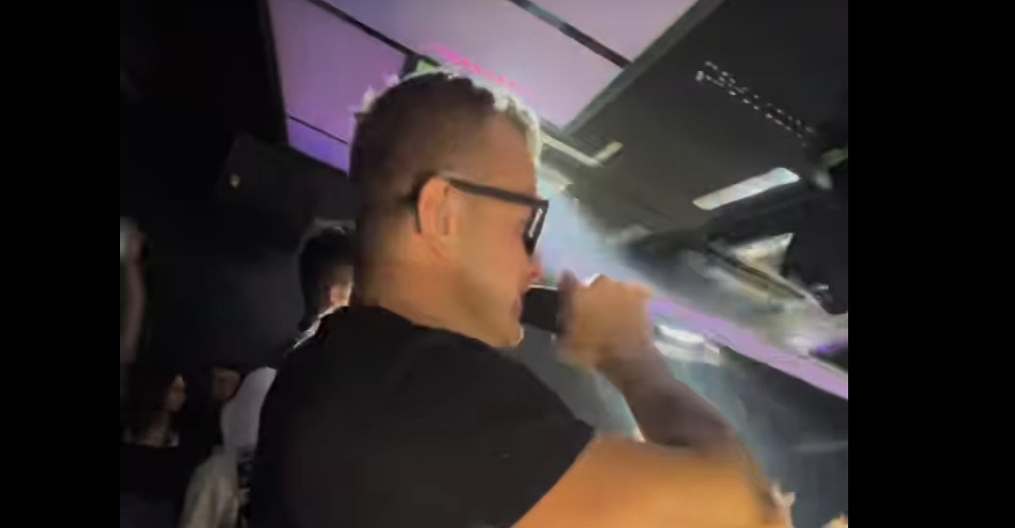Dawid Narożny pokazał klasę! Jego występ pokazuje, że śpiewa na żywo to nie problem! | VIDEO