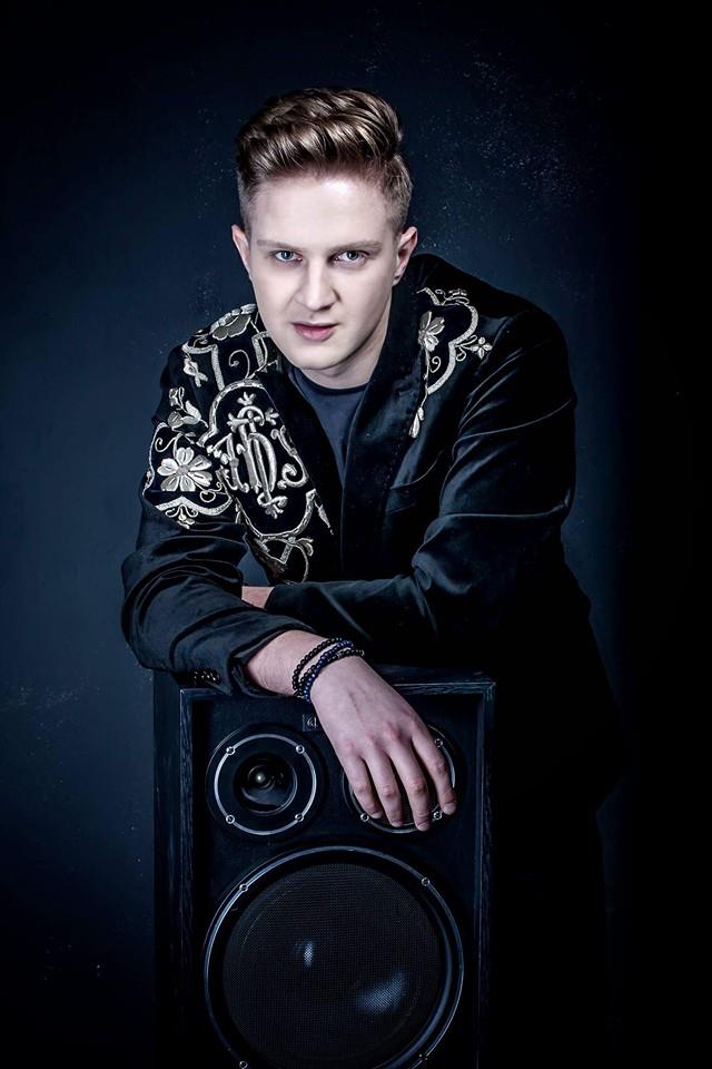 Disco Polo info – muzyka disco polo – teledyski, mp3 -> Kuchnia Polowa Piekni I Mlodzi Disco Polo info – muzyka disco polo – teledyski, mp3 -> Kuchnia Polowa Piekni I Mlodzi