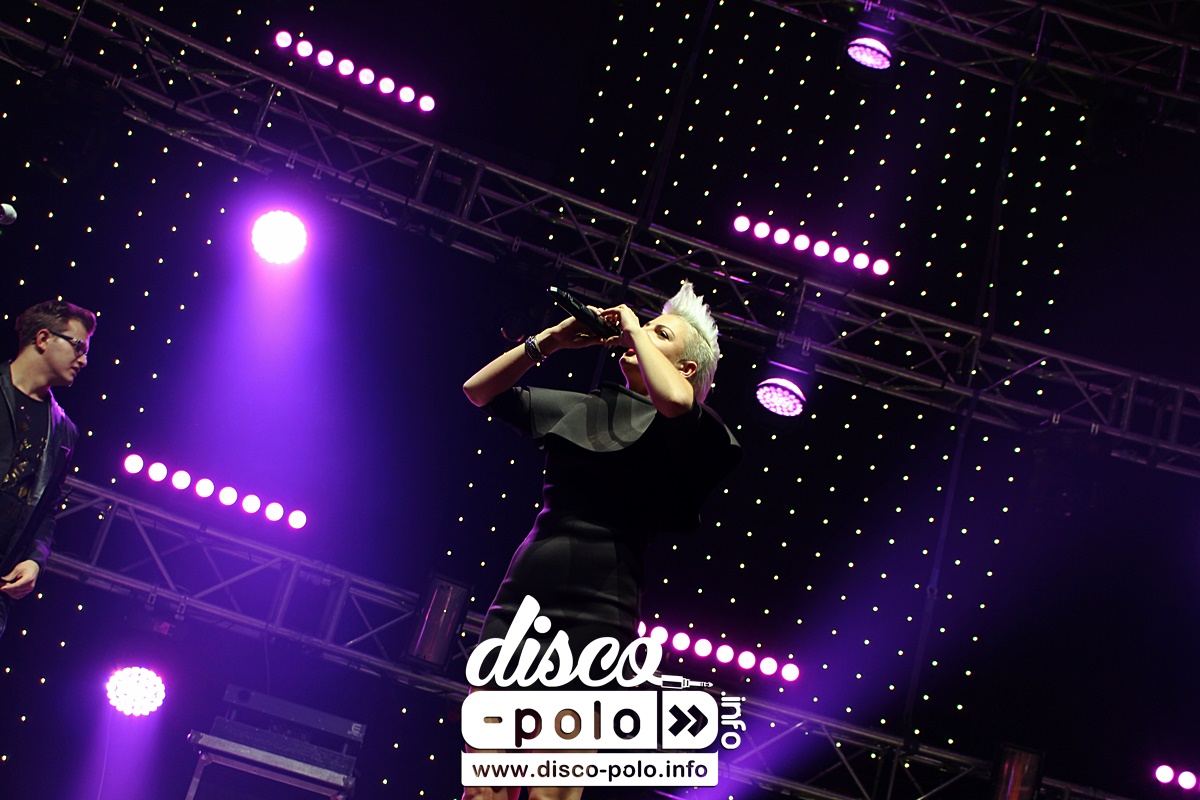 Disco Polo info – muzyka disco polo – teledyski, mp3 -> Kuchnia Polowa Piekni I Mlodzi Disco Polo info – muzyka disco polo – teledyski, mp3 -> Kuchnia Polowa Piekni I Mlodzi