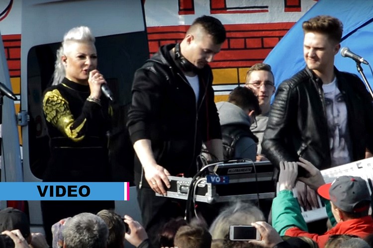 Piękni i Młodzi Niewiara Najszybszy Koncert Świata -> Kuchnia Polowa Piekni I Mlodzi Piękni i Młodzi Niewiara Najszybszy Koncert Świata -> Kuchnia Polowa Piekni I Mlodzi