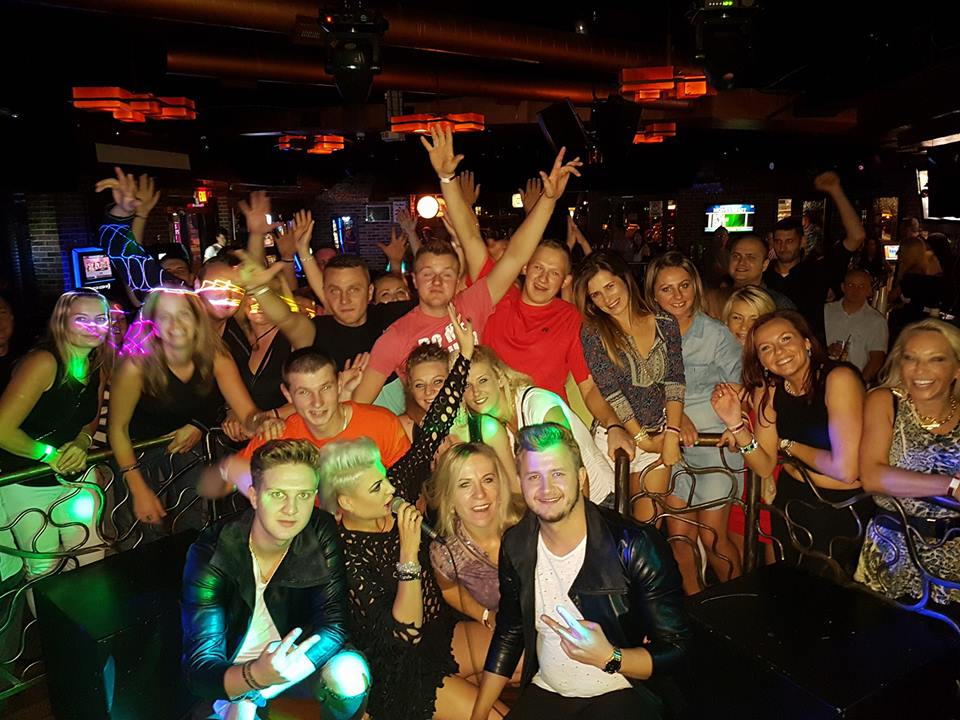 Disco Polo info – muzyka disco polo – teledyski, mp3 -> Kuchnia Polowa Piekni I Mlodzi Disco Polo info – muzyka disco polo – teledyski, mp3 -> Kuchnia Polowa Piekni I Mlodzi